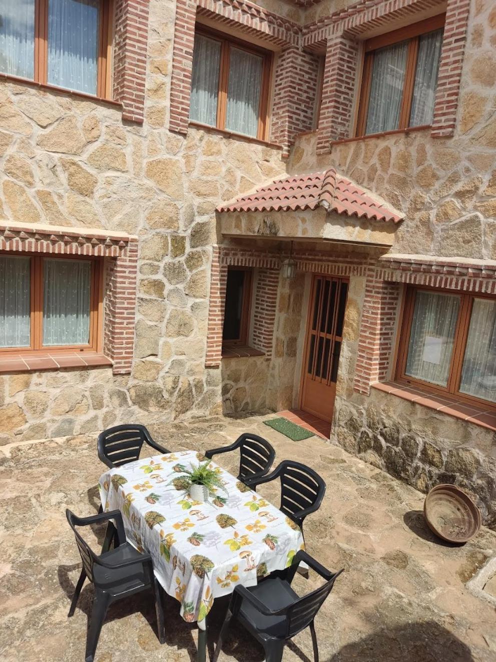 Casa Rural El Pajar Navaluenga Eksteriør bilde